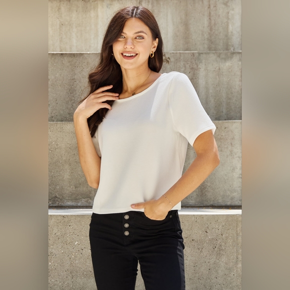 And The Why Pearly White Full Size Criss Cross Pearl Detail Open Back Top - Picture 4 of 12